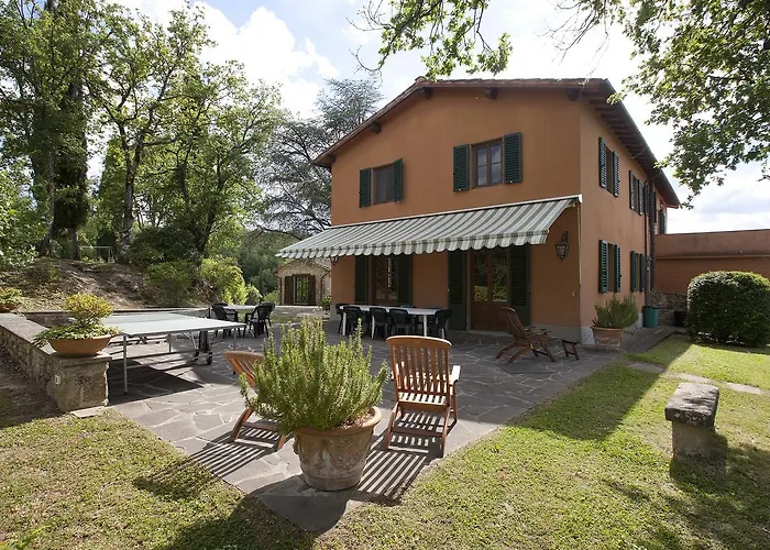 Podere Capitignano مزرعة للإقامة *
