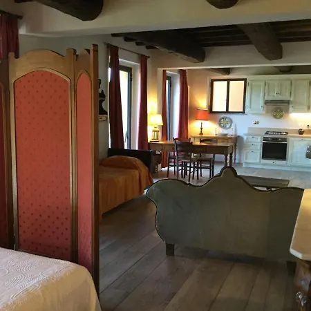 Podere Capitignano Lantgård *